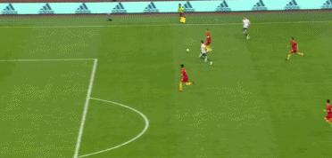 国足0比6惨败威尔士,半场国足0-1落后澳大利亚