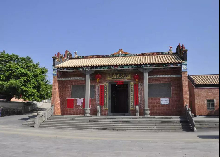 春风十里，不如花开万株！周末去哪？带你玩转特呈岛！