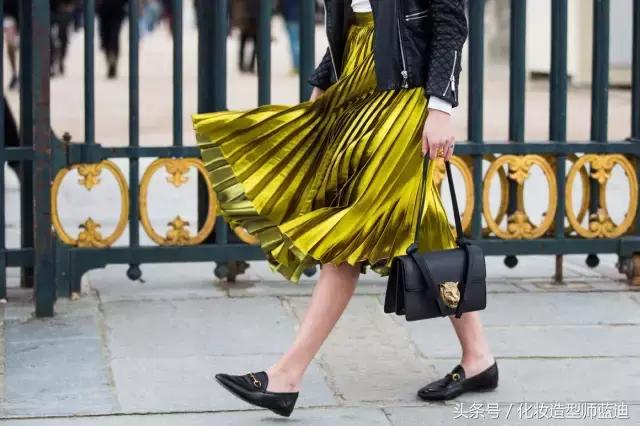 梨形身材穿百褶裙和伞裙哪个显瘦,百褶裙胖mm显瘦遮肉中长款