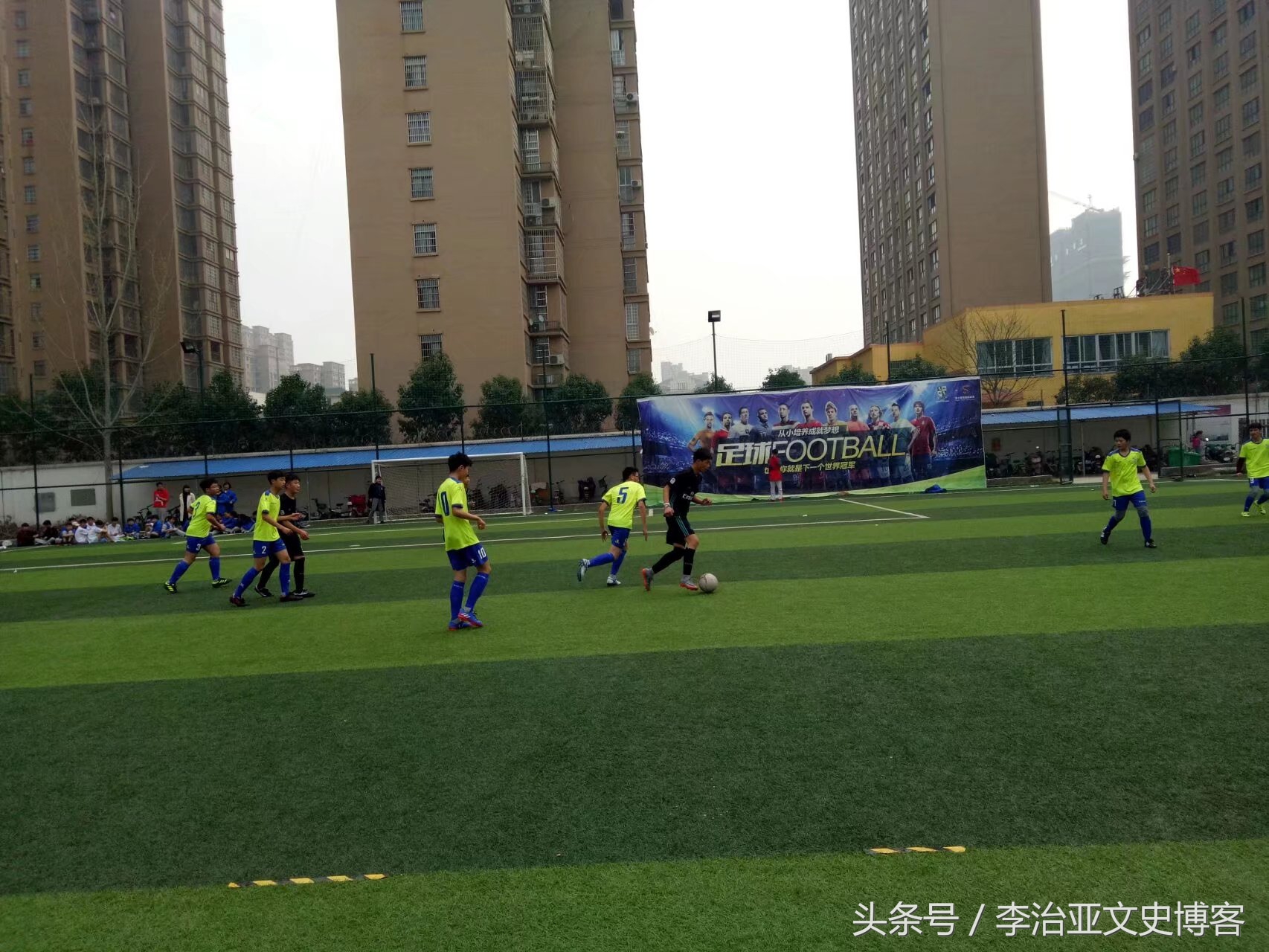 我们班的足球小将作文,我们班的足球