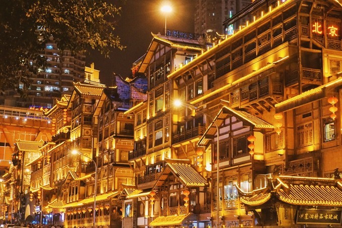 重庆是个美丽的山城,重庆去感受你走过的路