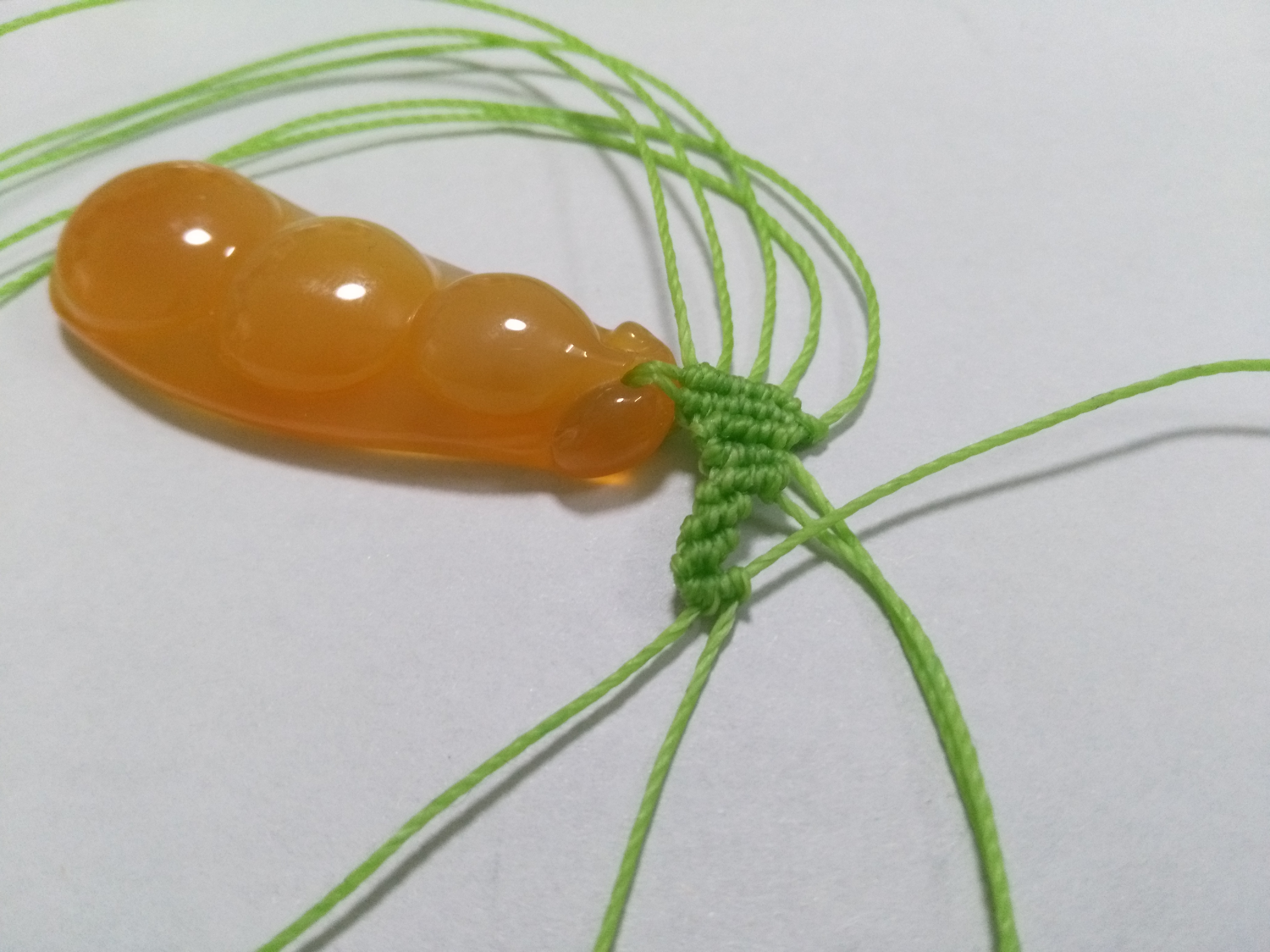 玛瑙豆子编手机吊坠法教程,玉豌豆吊坠怎么编绳