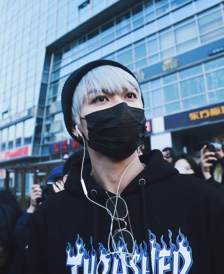 偶像练习生林彦俊完整版视频合集,偶像练习生尤长靖林彦俊主持活动