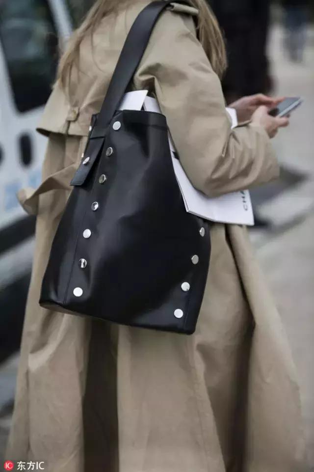 风衣不用多就只买这样一件经典的就可以穿的潮流又时髦了