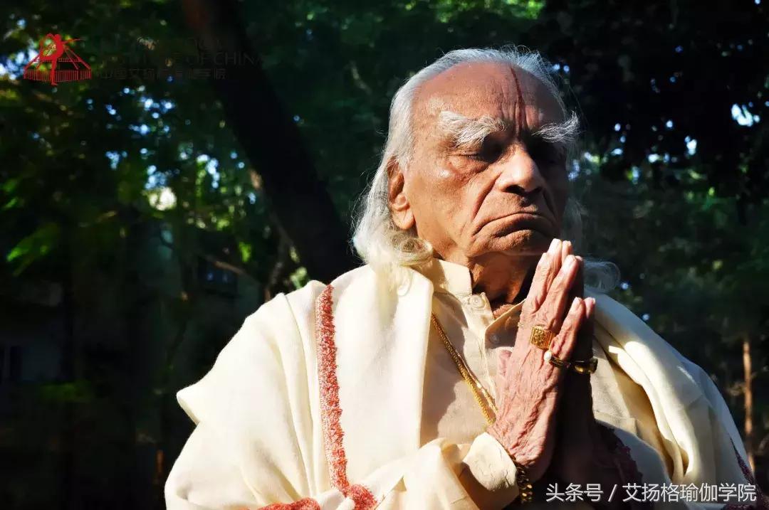 Guruji额头上的红印是怎么回事呢？