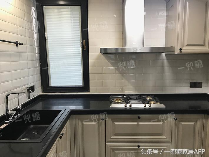 太想要美式的feel,她家壁纸和水龙头都是进口的