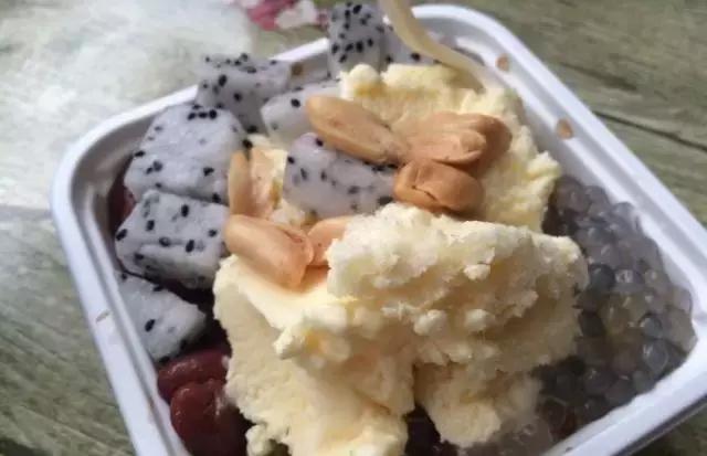 听说这是一家帅哥开了10+年的烧仙草老店！但帅哥却……