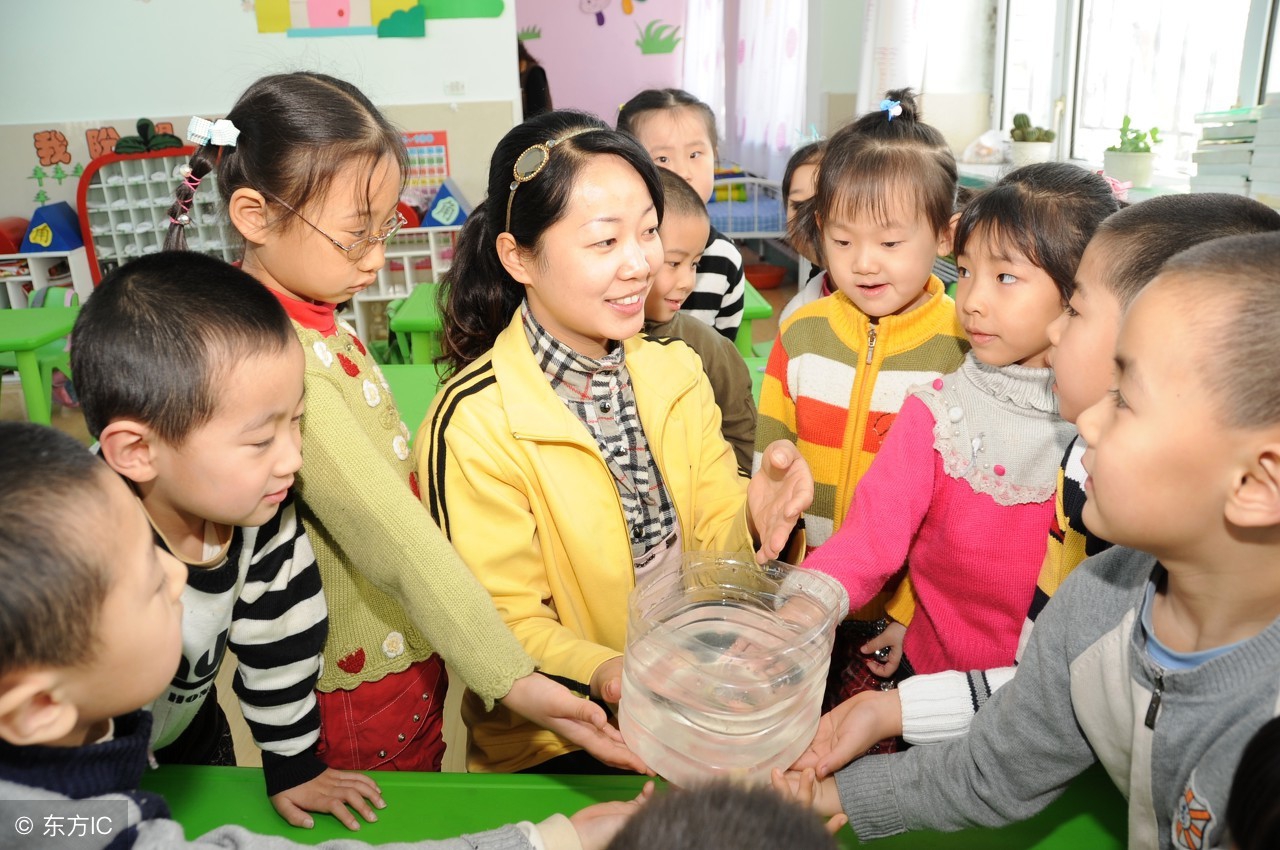 幼儿园教师必弹的儿歌,幼儿园老师教小朋友唱的儿歌