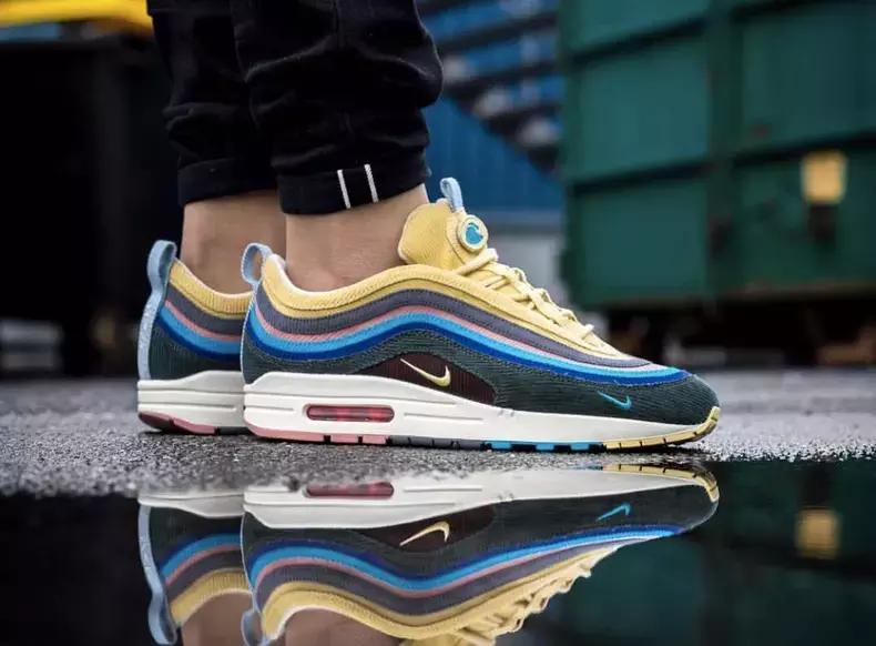 詹姆斯20周年纪念战靴,詹姆斯最新上脚球鞋是哪一款