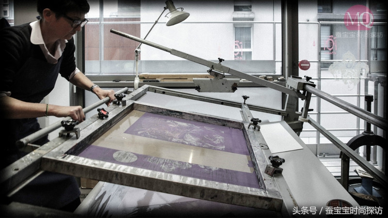 迷彩丝影-专访法国丝印大师VeroniqueFremy盛放法国的东土之花