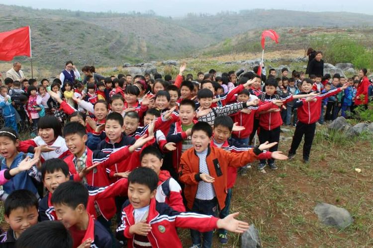 放嘹亮凯歌展青春风采——寺湾镇中、镇小远足活动纪实