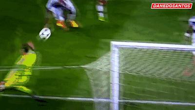 伊布十大经典进球,博格坎普转身进球