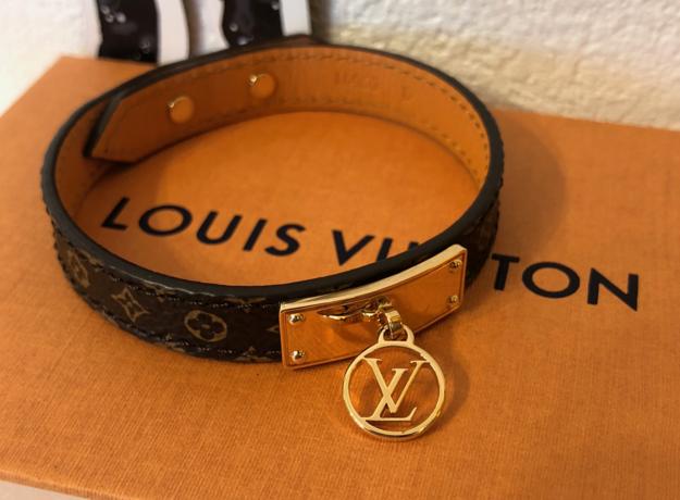 价格亲民的首饰品牌,贵的奢侈品首饰