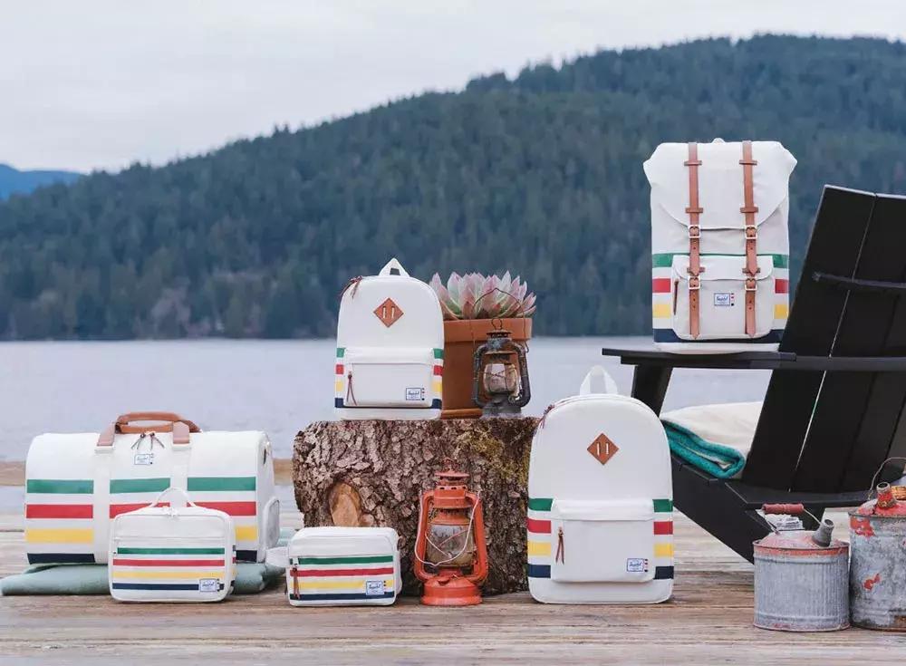 与HerschelSupply联名实属不易,但这个中国品牌做到了