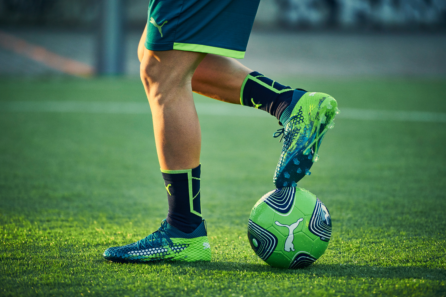 puma全新战靴,puma足球鞋代言球星格列兹曼