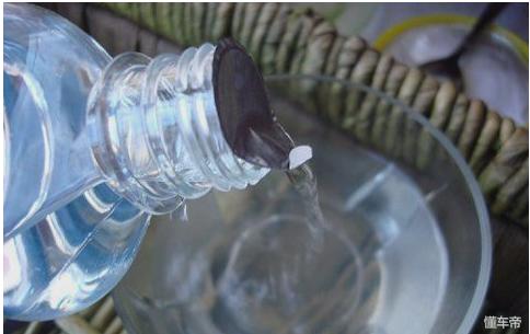 自制汽车防冻玻璃水最佳配方diy,如何自制玻璃水清洁效果好