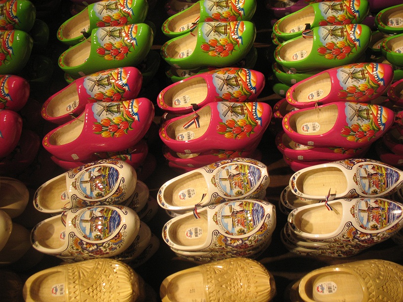 观察与思考：荷兰旅游纪念品引出的思考