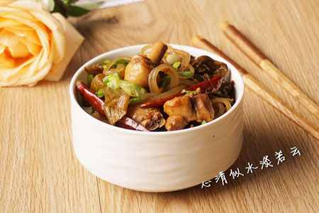 酸菜炖粉条怎么做好吃,酸菜粉条炖鸡最正宗的做法