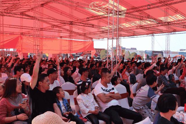 商贸业转型升级！站在风口上，利嘉国际商业城服装中心筑巢引凤