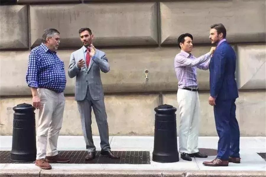 保时捷让人着迷,西装革履保时捷