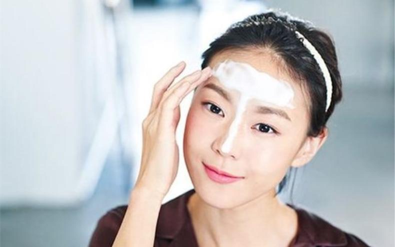 痘肌女孩子,痘痘肌女生的烦恼