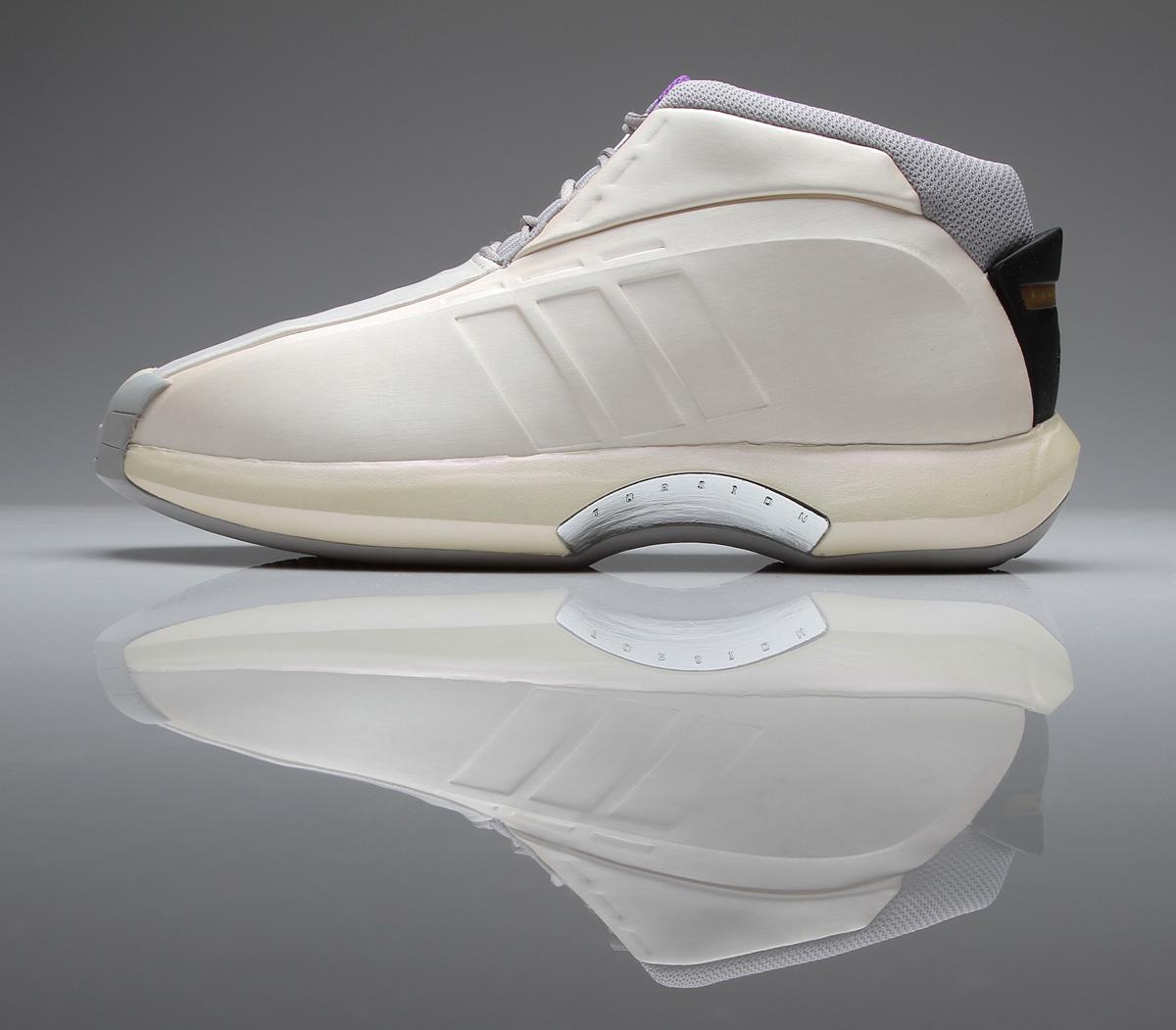 科比黑曼巴战靴,回忆科比经典