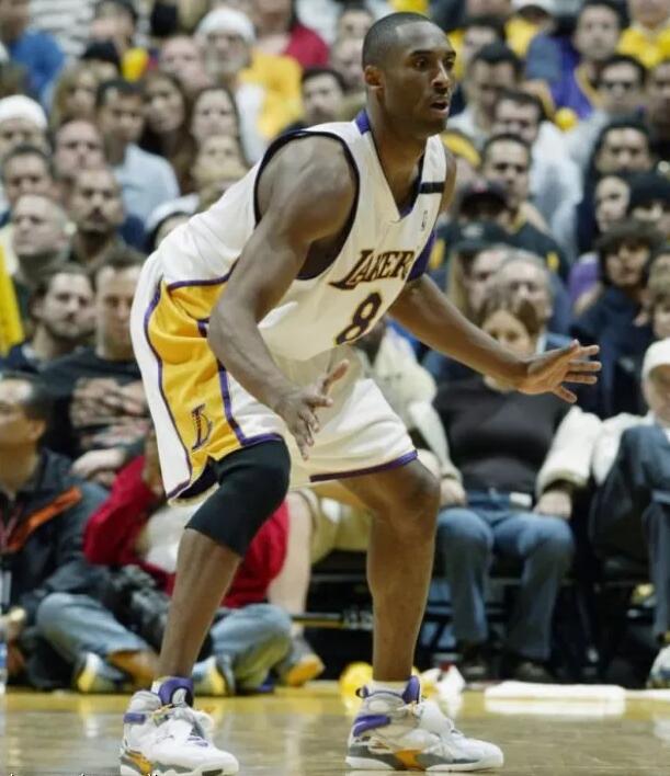 科比黑曼巴战靴,回忆科比经典