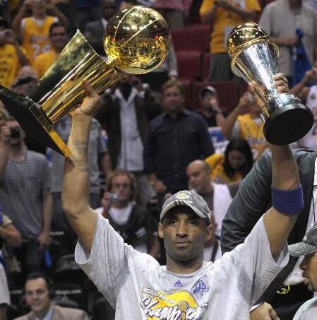 回忆篇从青涩到成熟记忆里的黑曼巴 ----科比战靴系列