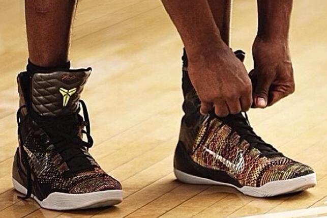 科比黑曼巴战靴,回忆科比经典