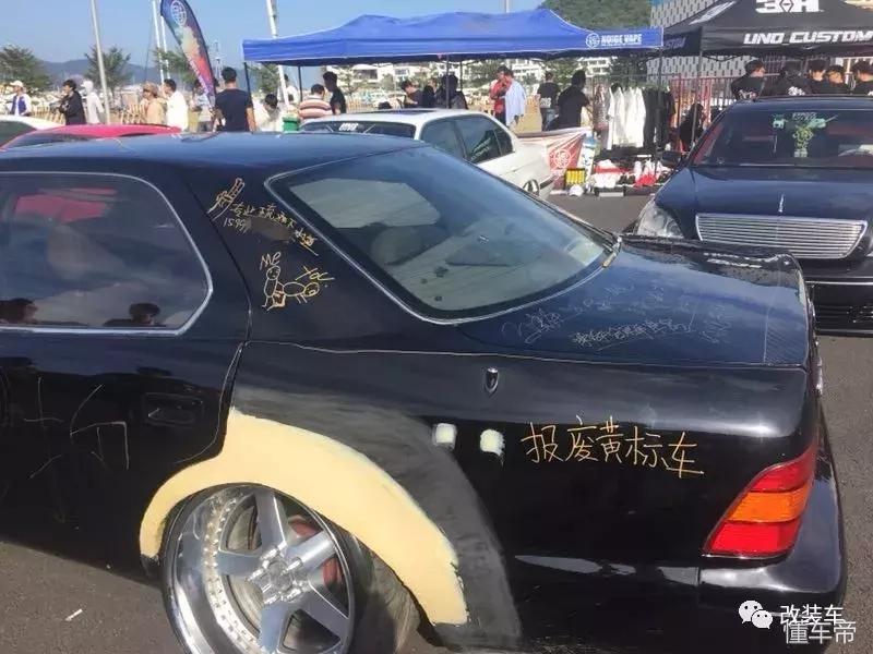 当年价值百万的凌志LS400被黄标报废，场面真是太残忍了！