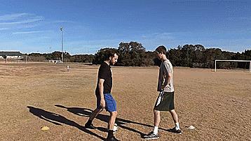 足球重心过人,足球过人重心