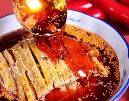 四川红油的正宗做法舌尖上的中国,正宗川菜传统红油的做法