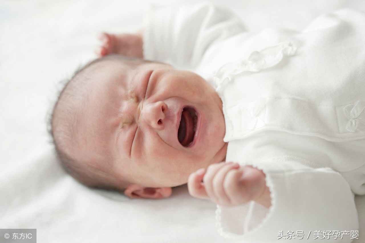 新生儿有黄色眼屎是长睫毛的吗,新生儿有黄色眼屎是热的嘛