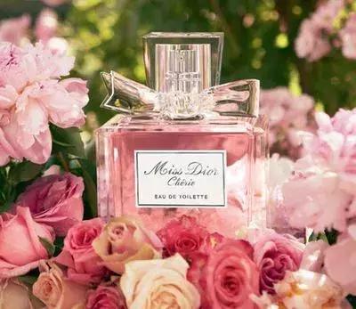 听说这些香水和春天更配哦，喷上这些我竟然想谈恋爱了！