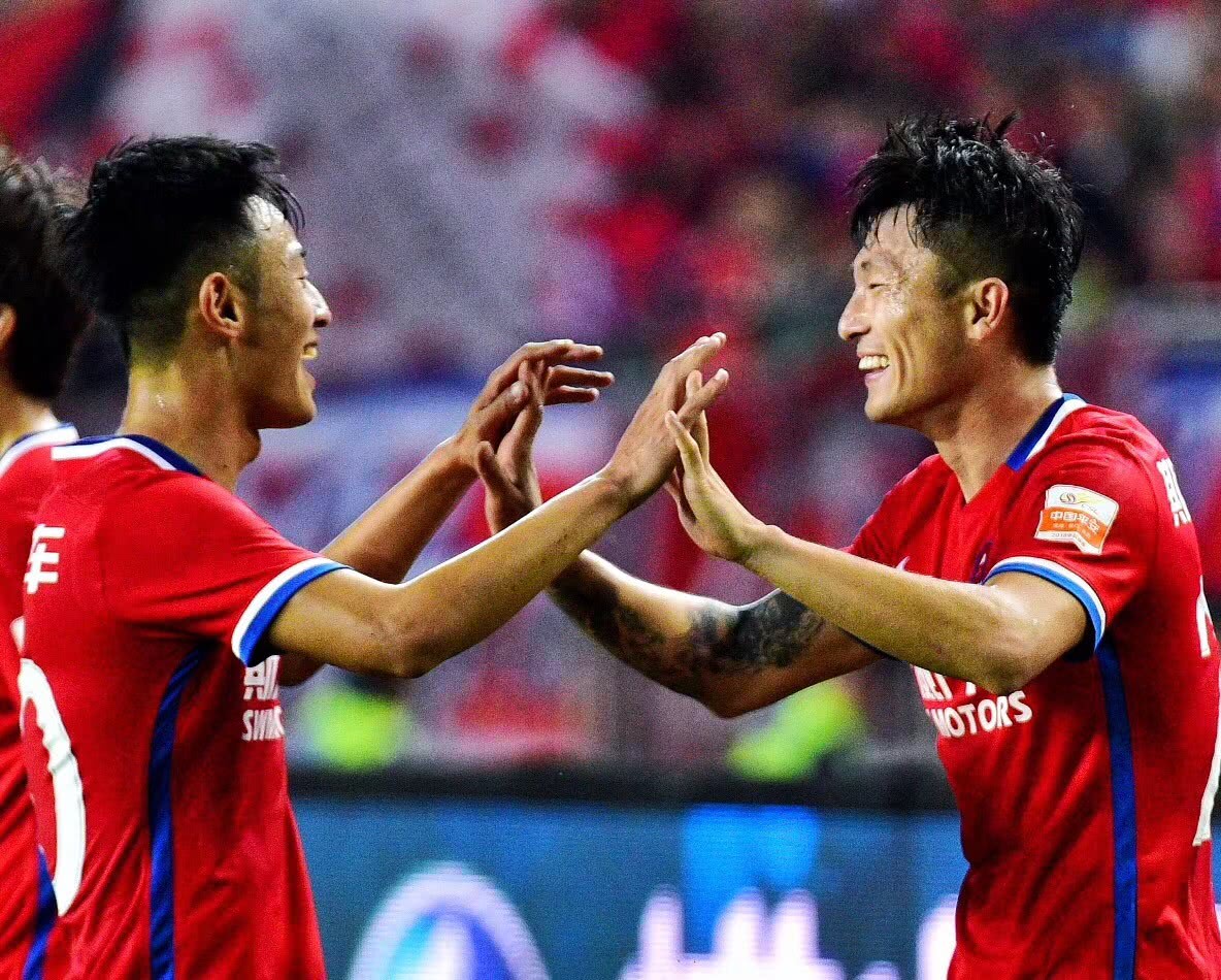 重庆惊现100名热辣足球宝贝，组队“美人渝”，邀你激情一夏！