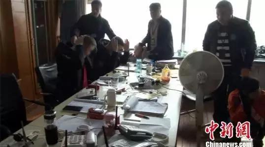 【三分钟法治新闻全知道】奇闻！特朗普“玩”出新高度，竟在白宫设立了一个神秘的宗教组织……