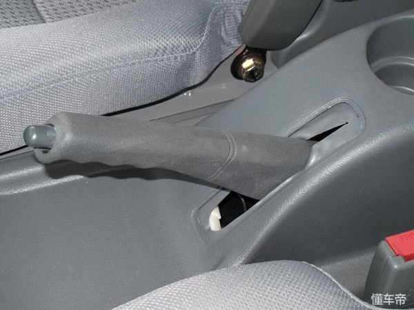 手刹不灵维修视频,机械手刹放不下去维修多少钱