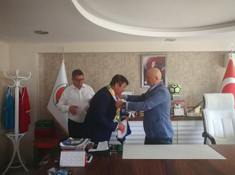 李伯清足球水平,李伯清欧洲杯