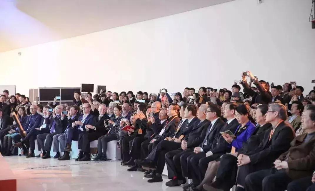 小猪佩奇擦亮眼睛看清事实,小猪佩奇最大的亮点