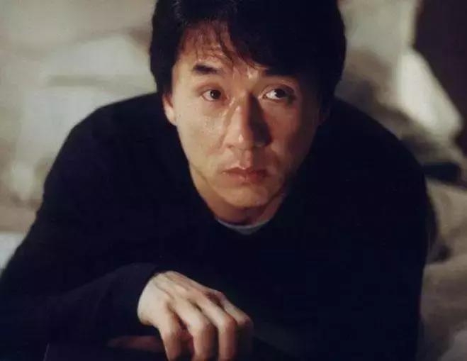 暌违16年成龙新歌人生独白：最是人间敌不过，物是人非事事休