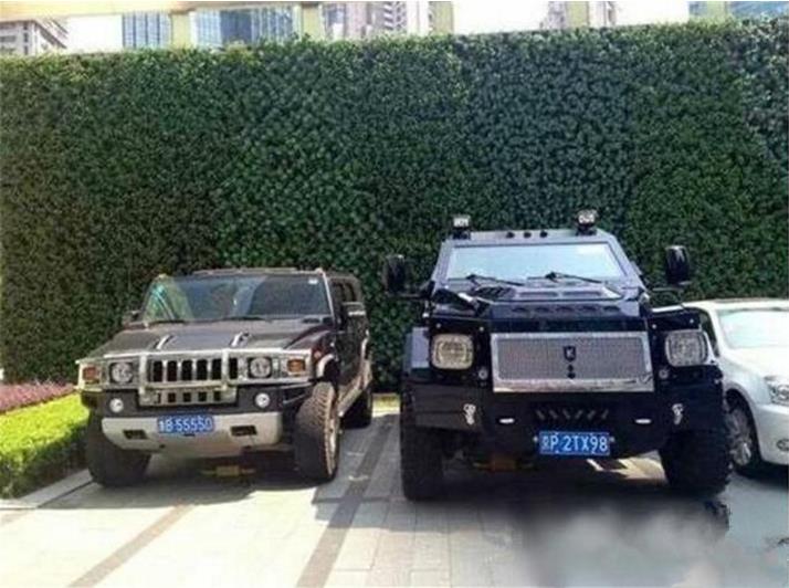 开1500万的骑士十五世去洗车，洗车老板连摇头：装甲车没法洗！