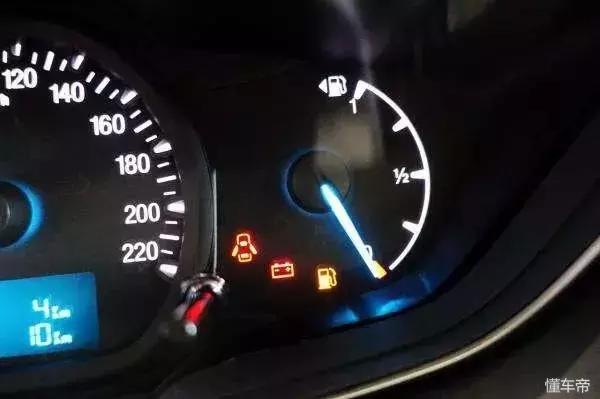 没油了车会不会只跑得到20码,没油的车还能跑多少公里