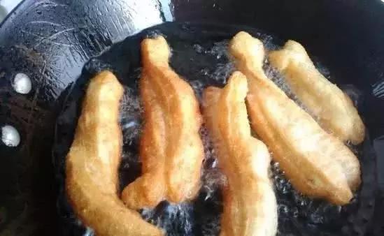 50斤面油条的做法和配方的全过程,健康油条的做法和配方视频教程