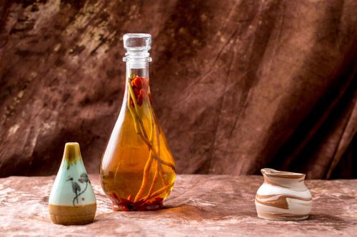 药酒加蜂蜜的功效与作用,自制药酒的做法是否科学