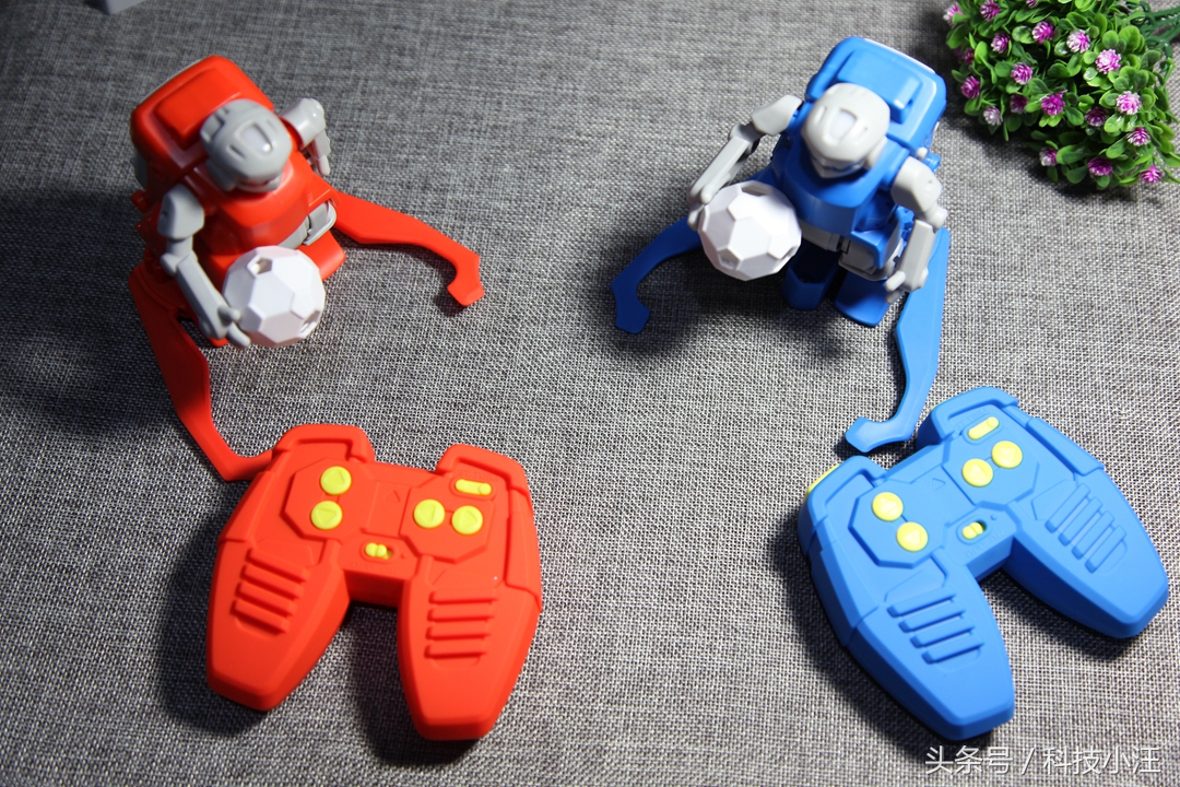 圆个自己的足球梦，米家有品众筹的SIMI足球机器人开箱体验