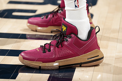 nba赛场球鞋特写,安踏kt8纪念科比