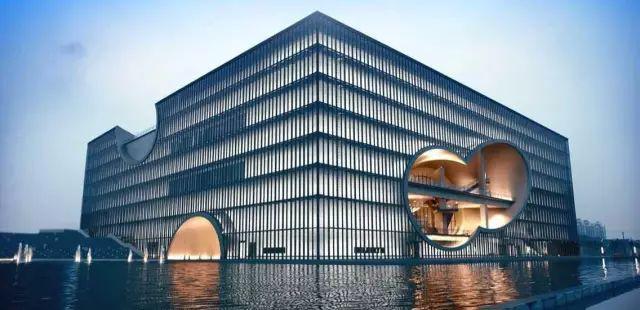 资本聚焦花桥 浦西*瑰园玫**荣膺“中国最具投资价值住宅大奖”