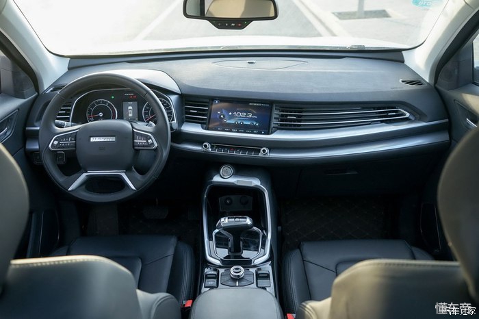 哈弗h6蓝标1.5t测评,第三代哈弗h61.5t2.0t选哪个好