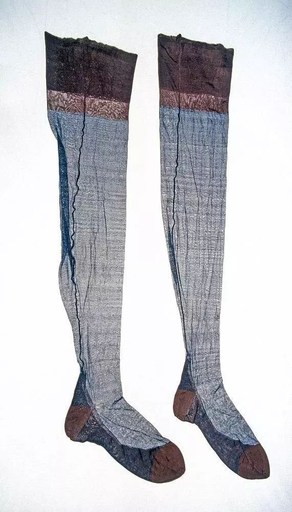 “黑丝”的魅力为何男人难以抵御？原来是因为……