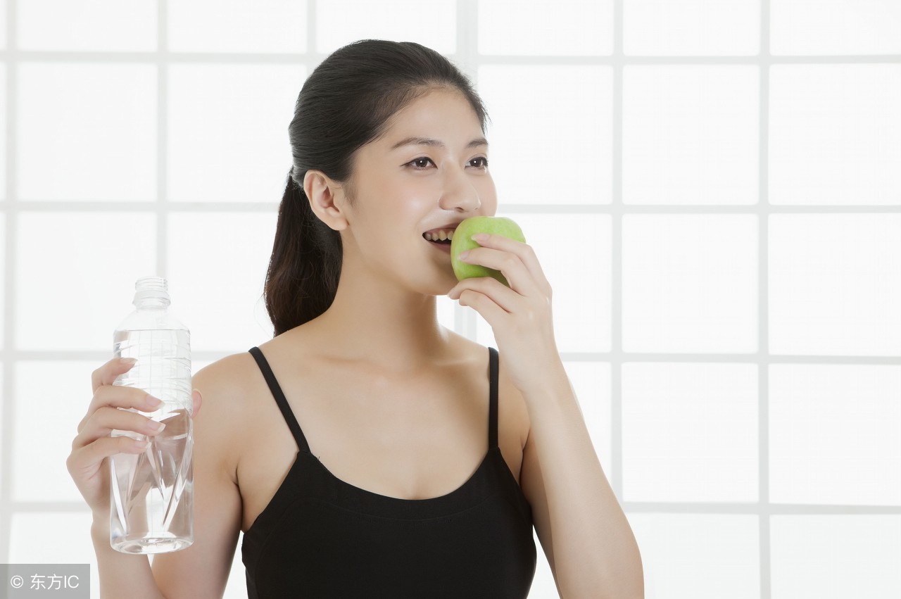 脸上长痘粉刺什么原因,脸上长粉刺是肝不好吗